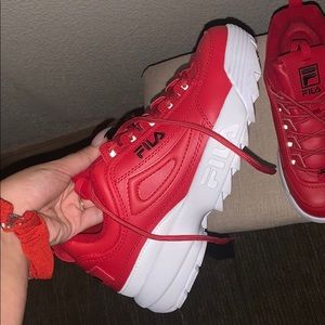 red chunky filas